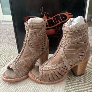 NEW Freebirds style Bela taupe leather